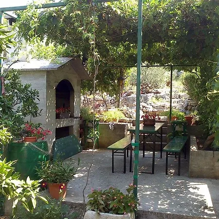 Ancica Apartman *